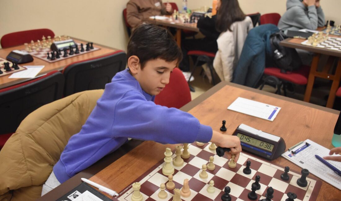 7 yaşından 17 yaşına kadar genel ve kızlar kategorilerinde düzenlenen