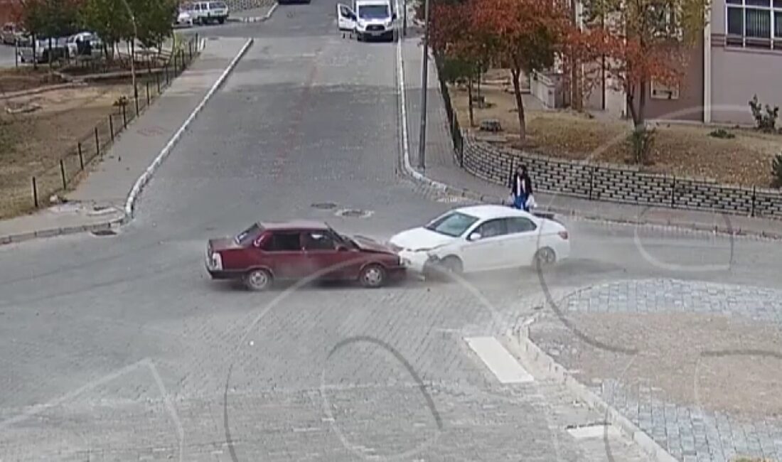 Kaza; Mehmet Akif Ersoy Mahallesi Bekdik TOKİ blokları yakınlarında gerçekleşti.