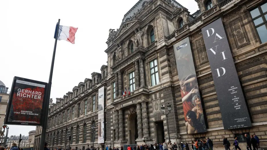 Fransa’nın başkentindeki Louvre müzesi, kısa süre önce yaşadığı milyon dolarlık