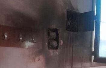 Denizli’nin Acıpayam ilçesinde öğle namazı sırasında Kanal Camisi’ne yıldırım isabet