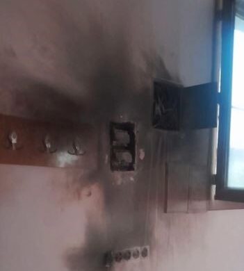 Denizli’nin Acıpayam ilçesinde öğle namazı sırasında Kanal Camisi’ne yıldırım isabet