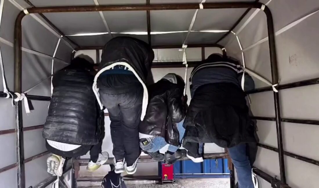 Hatay İl Emniyet Müdürlüğü ekipleri, göçmen kaçakçılığını önlemek için yürüttükleri