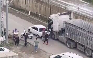 Samsun’un Atakum ilçesinde Kurupelit Mahallesi’nde yaşanan olayda, tartışmanın büyümesi üzerine