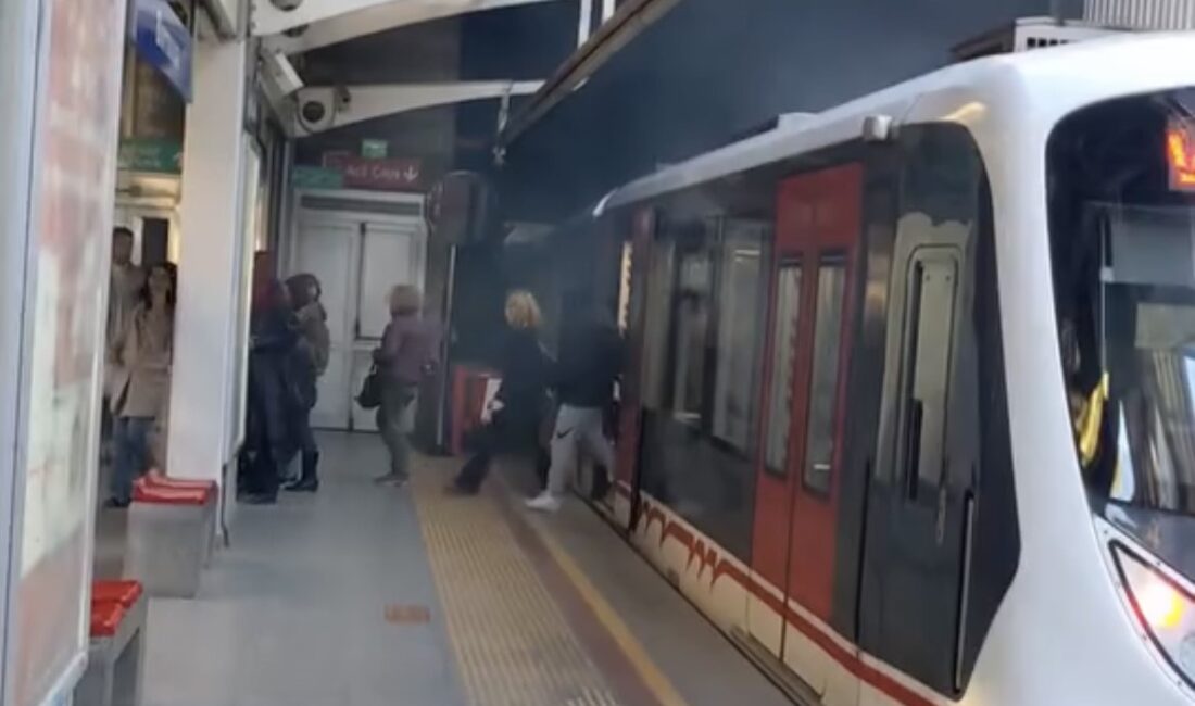Olay, saat 10.30 sıralarında Bornova Metro İstasyonu’ndan hareket eden trende