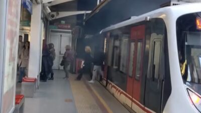 Olay, saat 10.30 sıralarında Bornova Metro İstasyonu’ndan hareket eden trende