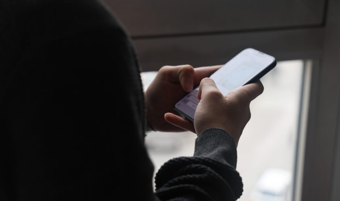 Akıllı telefonların günlük hayatta kullanımının yaygınlaşmaya başlamasıyla sosyal medya platformlarında