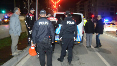 Aksaray’da gece saatlerinde polis ekipleri Paşacık Mahallesi’nde şüphe üzerine bir