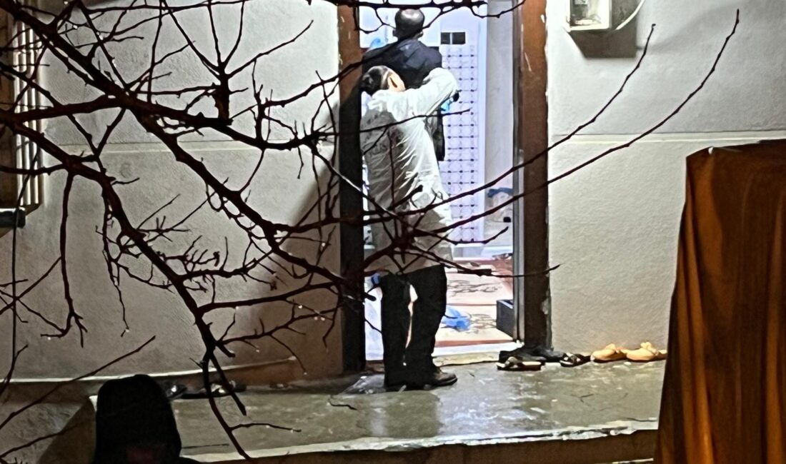 Olay, akşam saatlerinde Aşağı Sarhan Mahallesi’nde meydana geldi. Boyacılık yaparak