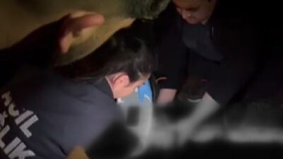 Bursa’nın Yıldırım ilçesi Yeşil Mahallesi’nde, yağışlı havanın etkisiyle kayganlaşan yolda