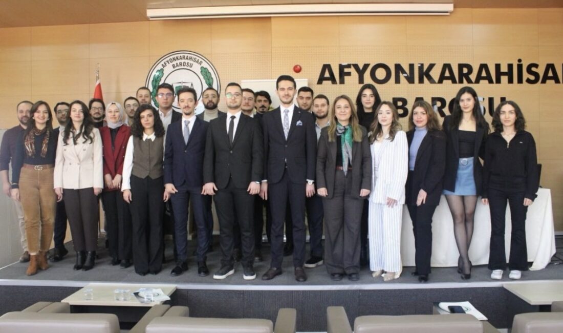 Açılış konuşmasını Baro Başkanı Av. M. İpek Yılmaz Göktürk yaptı.