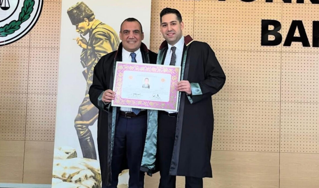 Düzenlenen ruhsat töreninde Av. Berkay Serim, avukatlık mesleğine resmen adım