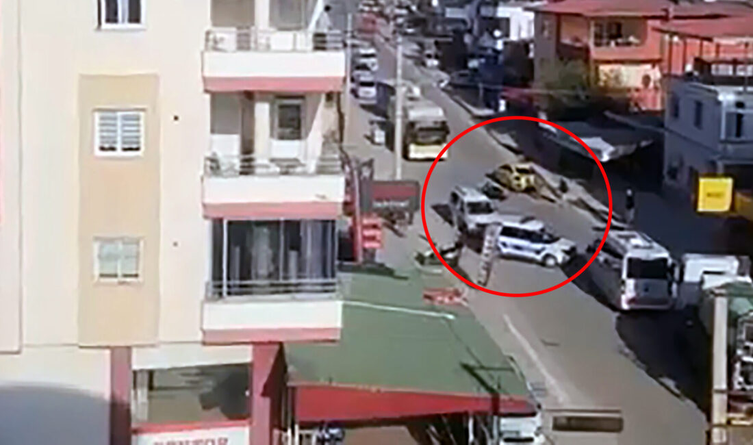 Mersin’de önce komşuları Remziye Kaya ve oğlu Mazlum Kaya’yı, ardından