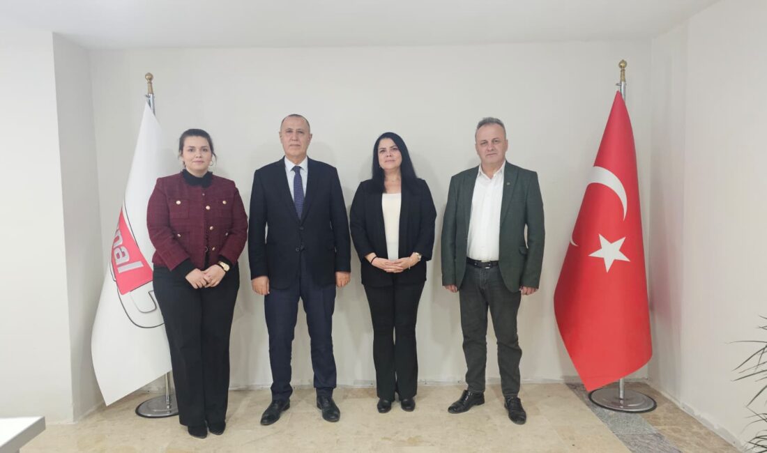 Gerçekleştirilen ziyarette, ilin sağlık sektöründeki mevcut durum değerlendirilirken yapılması gereken