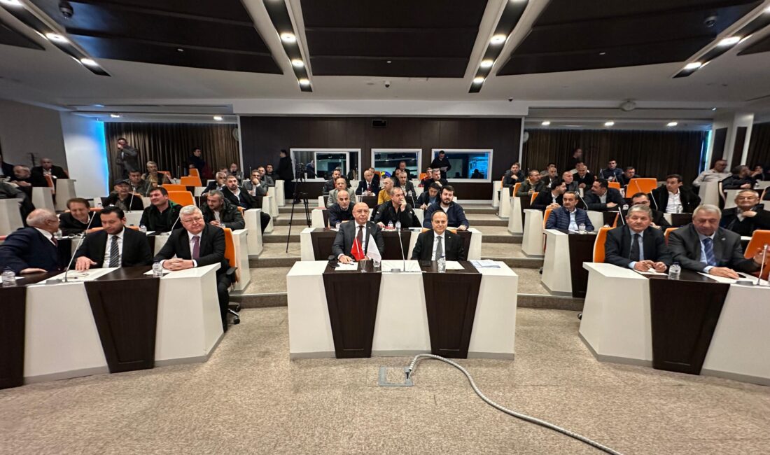 Yoğun katılımla gerçekleşen toplantı, sektörün mevcut durumu ve geleceğine yönelik