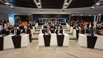 Yoğun katılımla gerçekleşen toplantı, sektörün mevcut durumu ve geleceğine yönelik