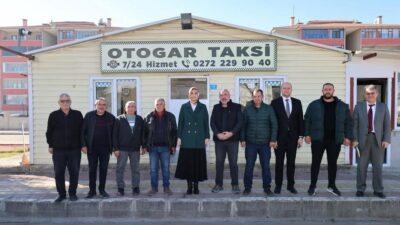 Otogar Taksi Durağı önünden geçerken yapılan davet üzerine taksici esnafını