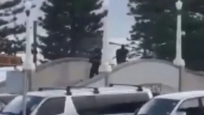 Avustralya basını, Bondi Plajı’nda düzenlenen saldırı sırasında yaşanan kahramanlık anlarını