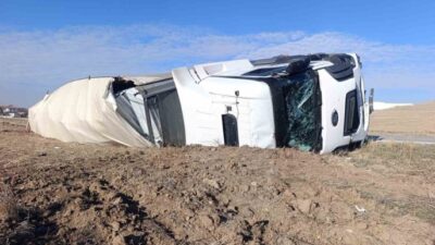 Edinilen bilgilere göre, kalorifer peteği yüklü tırın sürücüsü, henüz belirlenemeyen