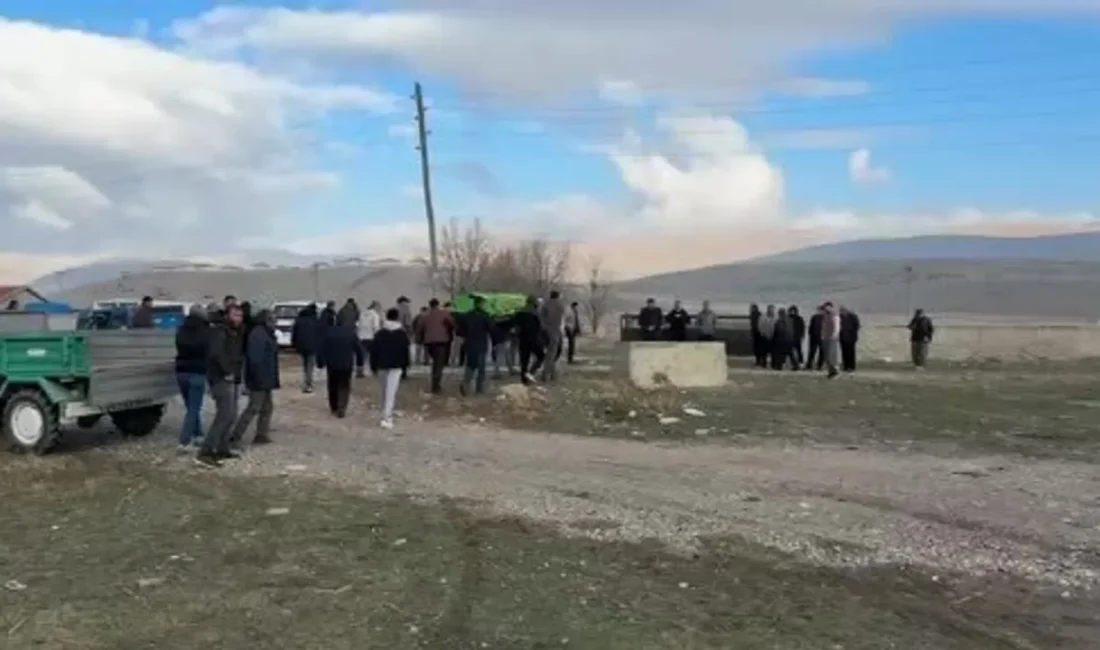 Olay, Bolvadin ilçesine bağlı Derekarabağ köyünde dün sabah saatlerinde meydana