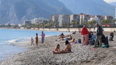 Yurt genelinde soğuk ve yağışlı hava etkisini sürdürürken, Antalya’da hava