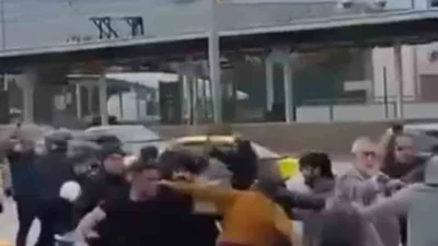 Olay, bir Bursa’nın Osmangazi ilçesi Emek Mahallesi’nde meydana geldi. Aralarında