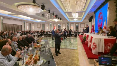 Gültekin Uysal Kongre’de yaptığı konuşmada, Türkiye’nin Birinci Dünya Savaşı’ndan sonra