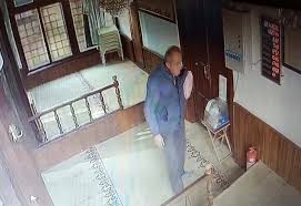 Burdur’da Gazi Camisi’ne öğle namazı sonrası giren şüpheli, bir süre