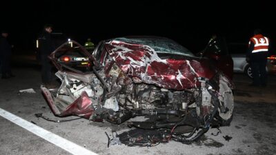 Çanakkale-Lapseki karayolu üzerinde gece saatlerinde, sürücüsünün kimliği henüz öğrenilemeyen bir