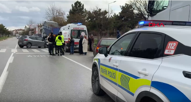 T.P. (36) idaresindeki otomobil, park halindeki TIR’a arkadan çarptı. Kazada,