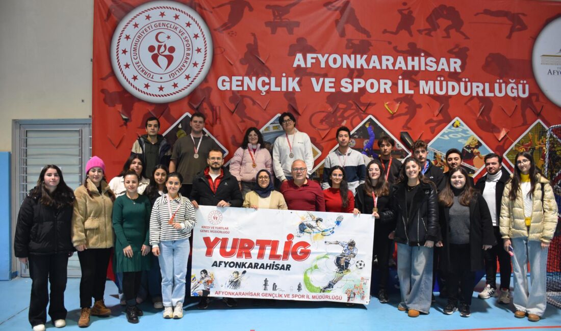 Kızlar ve erkekler kategorilerinde gerçekleştirilen müsabakalarda sporcular, turnuva boyunca hem