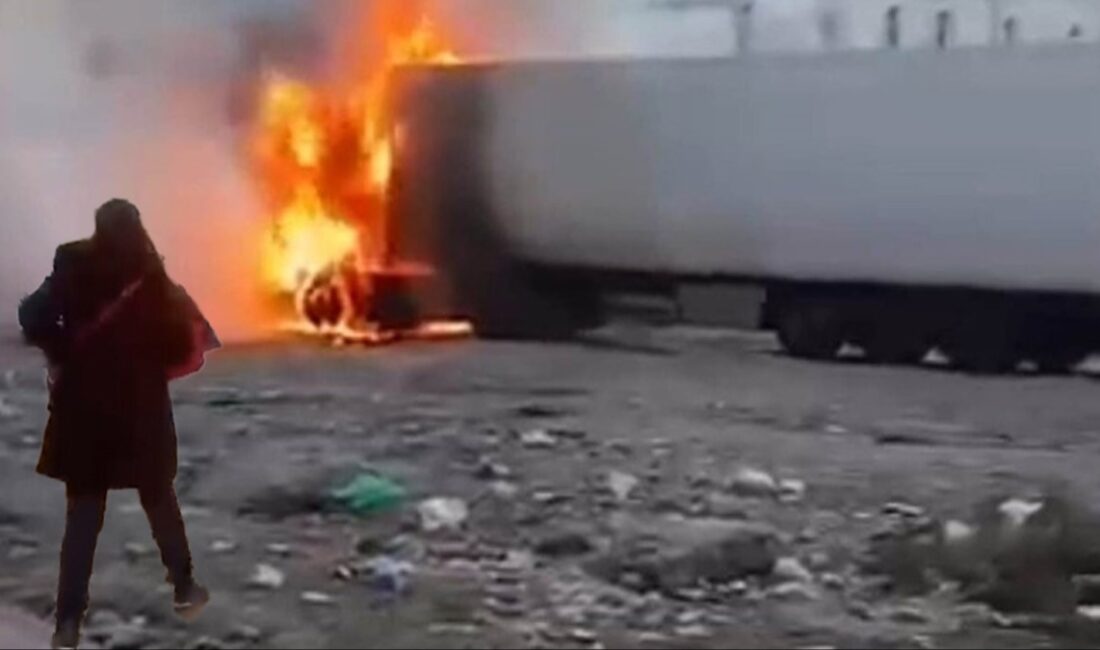 Şanlıurfa’nın Birecik ilçesinde, park halindeki bir tırda çıkan yangın, saniyeler