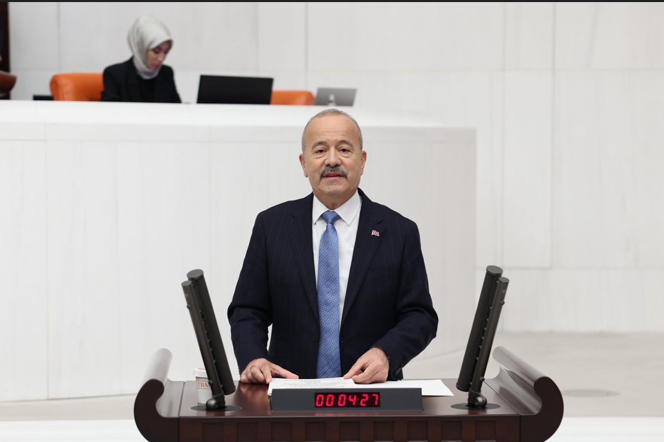 Taytak açıklamasında, “Dünya ve Türkiye öyle bir dönemden geçmektedir ki;