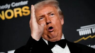 ABD Başkanı Donald Trump, Ukrayna Cumhurbaşkanı Volodimir Zelenskiy’nin Rusya ile