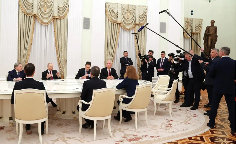 Rusya Devlet Başkanı Vladimir Putin, ABD temsilcileri Steve Witkoff ve