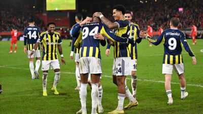 UEFA Avrupa Ligi'nde lig aşamasını 19. sırada tamamlayan Fenerbahçe, üst