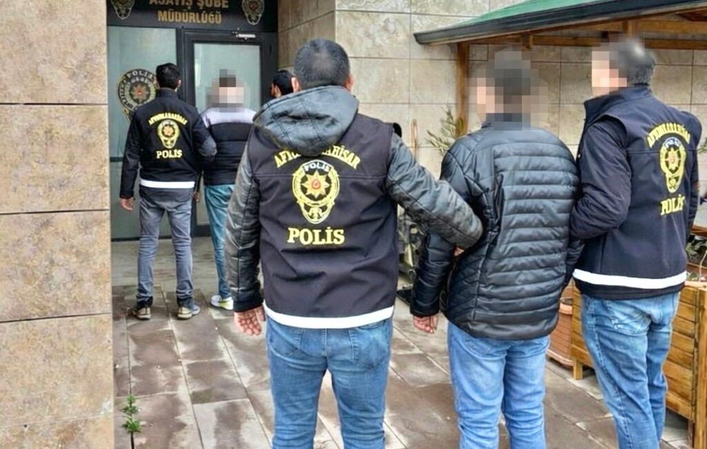 Afyonkarahisar İl Emniyet Müdürlüğü ekipleri, açık cezaevinden firar eden hükümlülerin