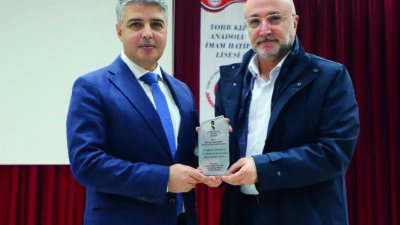 Kadınanalar Kültür Derneği’nin ev sahipliğinde gerçekleştirilen konferans öncesinde Prof. Dr.