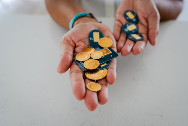 Ons altının 4.549 doları, gümüşün ise 84 doları görerek 1979’dan