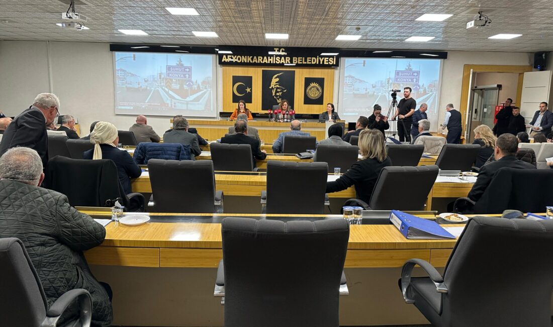 Toplantıda ilk olarak Aralık 2025 meclis tutanak özetleri oylanırken, belediyenin