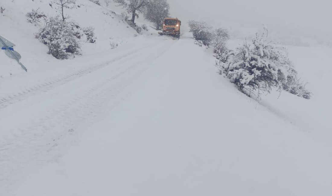 İlçede ölçülen kar kalınlığının 10 santimetreye ulaşması ve buzlanma riski