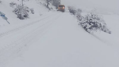 İlçede ölçülen kar kalınlığının 10 santimetreye ulaşması ve buzlanma riski