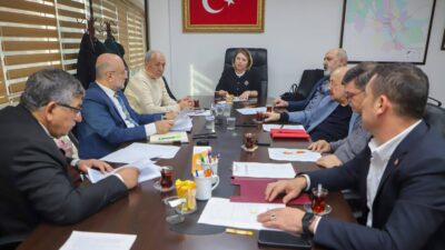 İl Başkanlığı binasında gerçekleştirilen toplantı, AK Parti Afyonkarahisar İl Başkanı