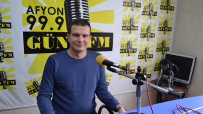 Afyon Kocatepe Üniversitesi (AKÜ) ve Gün FM işbirliğinde süren Kampüs