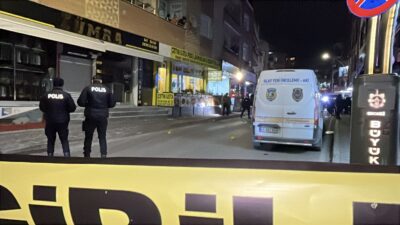 Kocaeli'nin Gebze ilçesinde akşam saatlerinde hareketli dakikalar yaşandı. İçerisinde müşterilerin