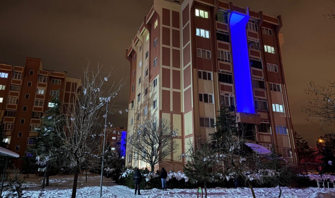 Kayseri’nin Melikgazi ilçesinde, karnesindeki zayıf notlar nedeniyle ağabeyi ile tartıştığı