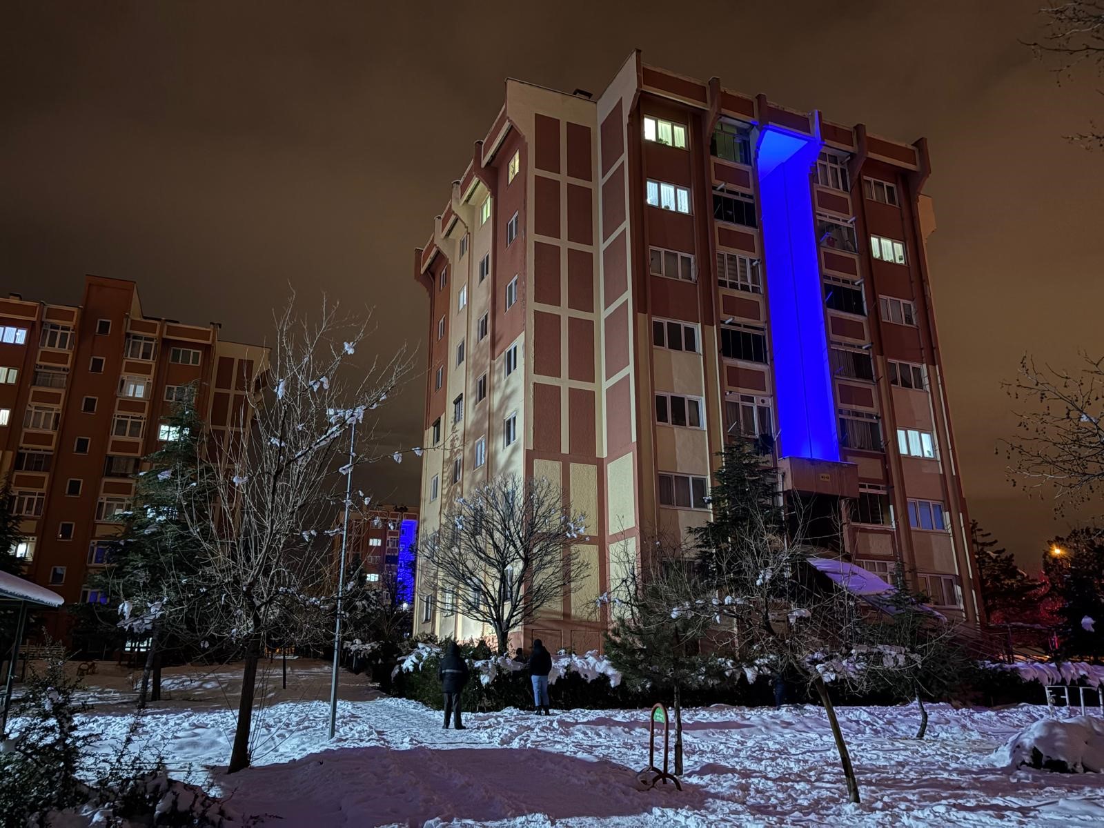 Kayseri’nin Melikgazi ilçesinde, karnesindeki zayıf notlar nedeniyle ağabeyi ile tartıştığı