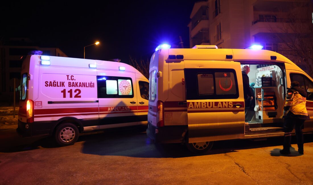 Elazığ'da bir evde kombi bacasının yerinden çıkması sonucu içeri dolan