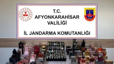 Afyonkarahisar’da jandarma tarafından gerçekleştirilen operasyonda kaçak parfüm ve kol saati
