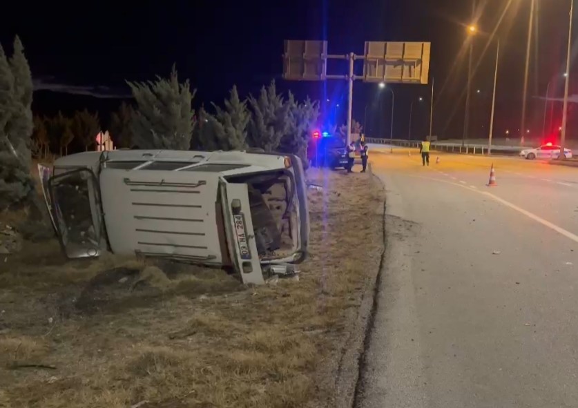 Afyonkarahisar’ın Emirdağ ilçesinde bir tır ile otomobilin çarpışması sonucu meydana