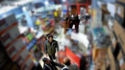 Adana’da bir markette kardeş olduğu öne sürülen iki kişi arasında